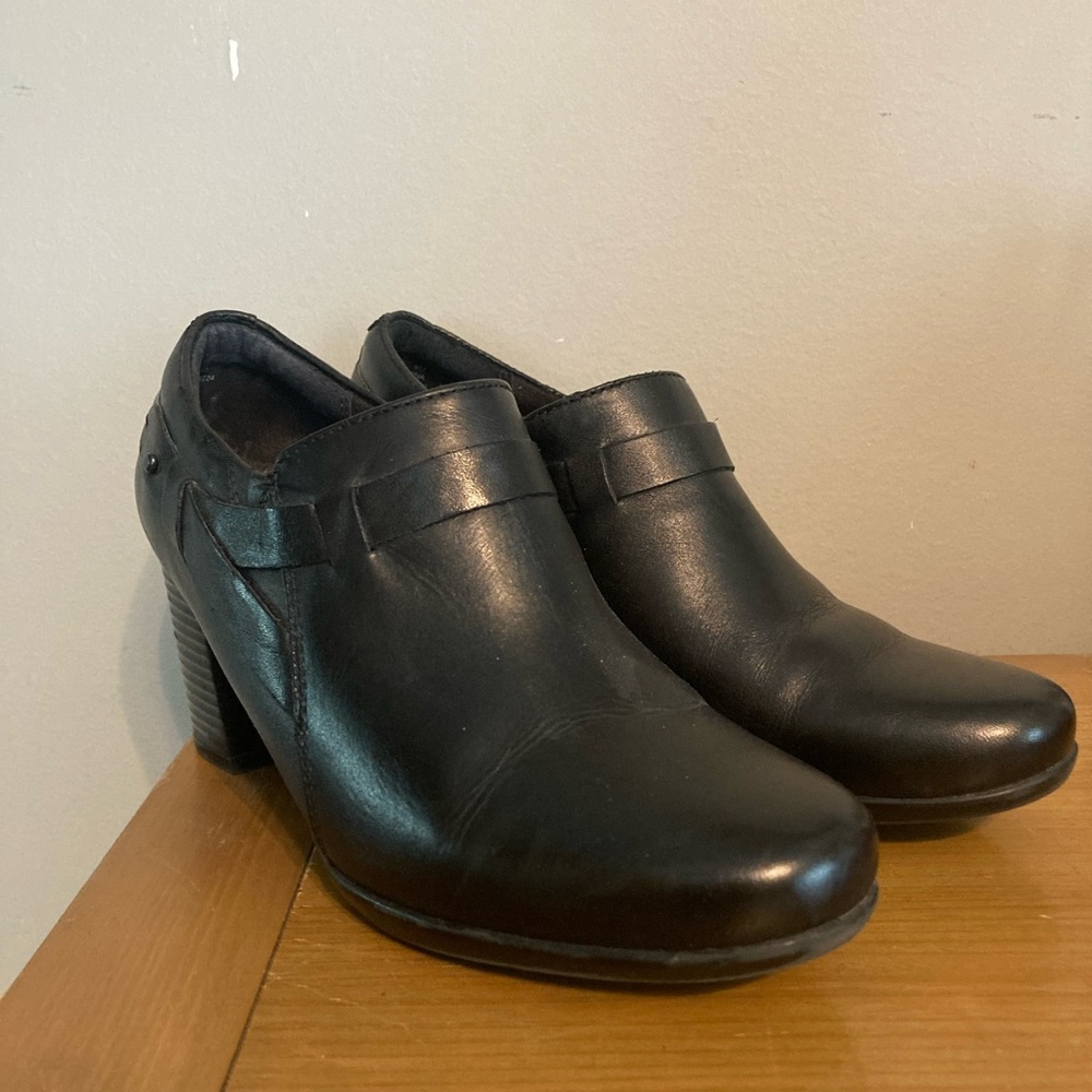 Clarks Bendables Black Booties Size 9